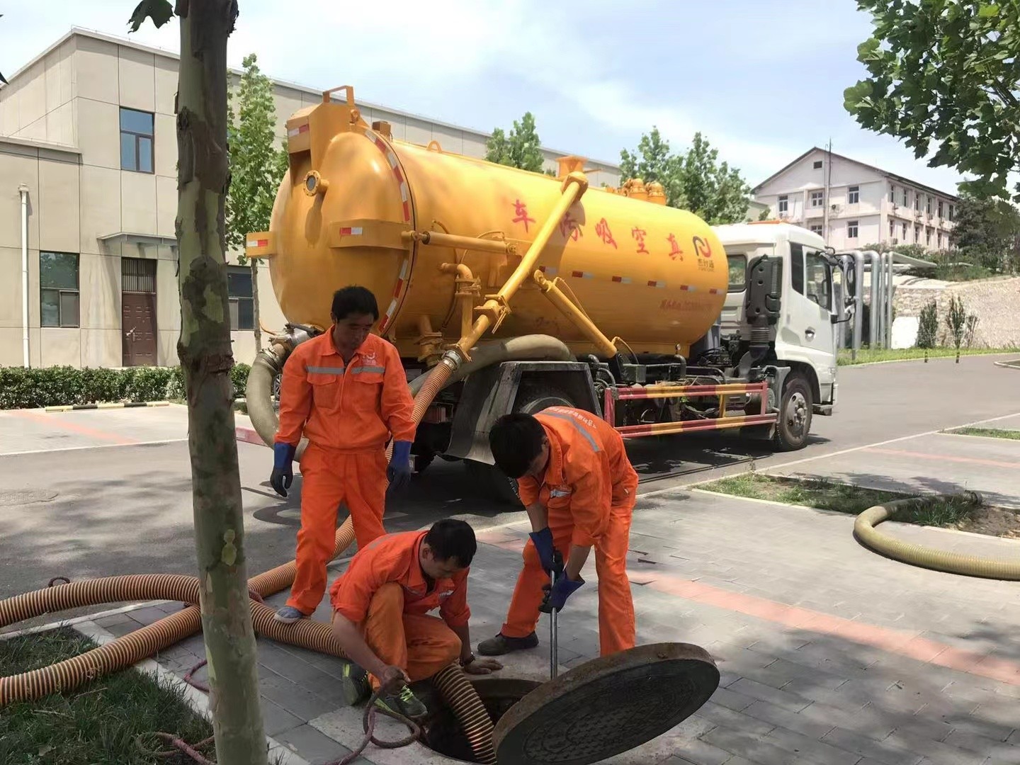宁波化粪池清理与5-8吨吸粪车施工效率分析